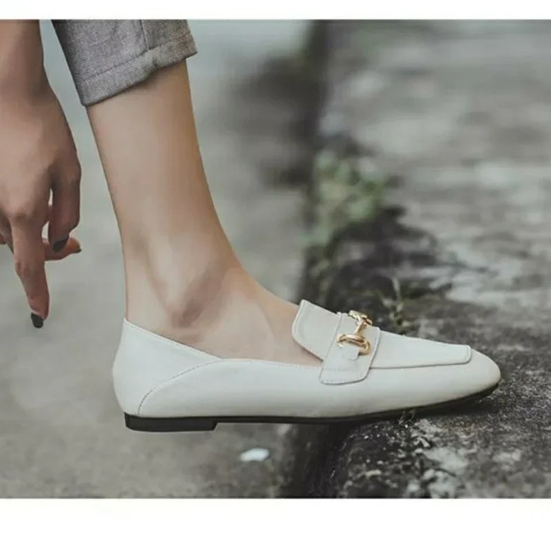 Mocassin barefoot