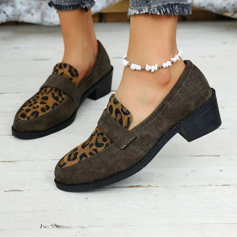 Mocassin noir et leopard